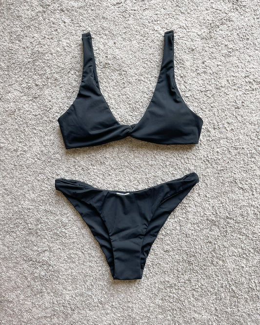 Victoria Set